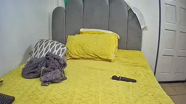 GoldenPussyXOXO's Live XXX Chat