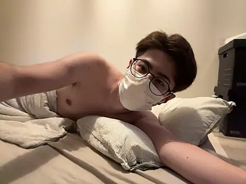 ryota__ty: διαδικτυακό σόου στην κάμερα