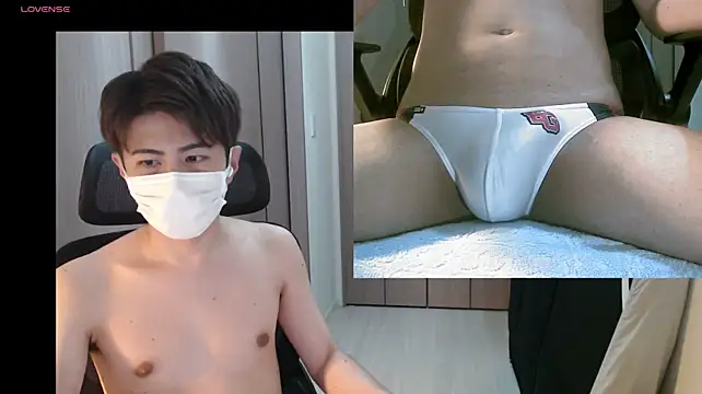 ryota__ty: διαδικτυακό σόου στην κάμερα