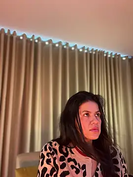 XXX chat uživo modela Zandrina