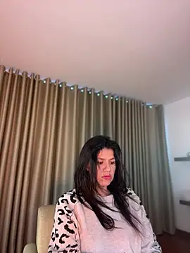 Chat XXX ao vivo de Aliinak