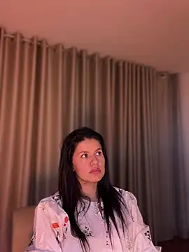 Aliinak Adlı Modelin Canlı XXX Sohbeti