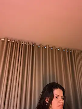 Aliinak Chat XXX in diretta