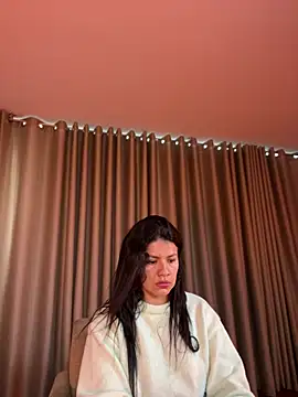 Aliinak Chat XXX live
