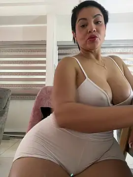 Hot_beauty__ Adlı Modelin Canlı XXX Sohbeti