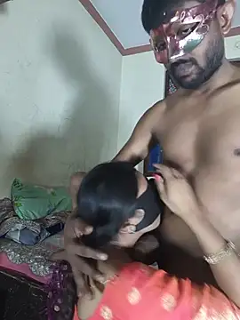 Hotty_couple Show in webcam