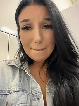 XXX chat uživo modela Tisha_Busty