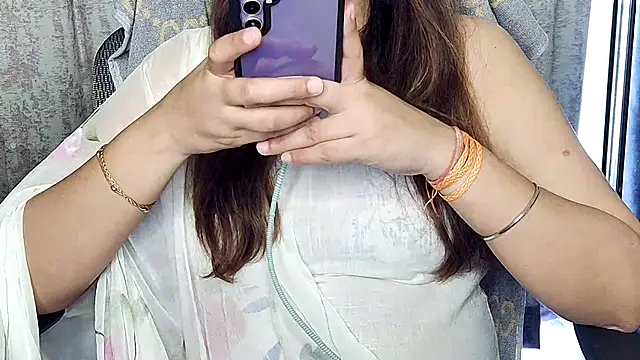 Nyra-Goddess Live XXX-chat