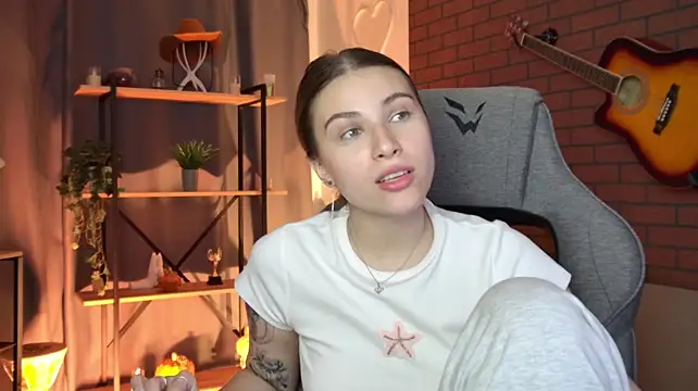 Chat +18 de EllieCutes ao vivo
