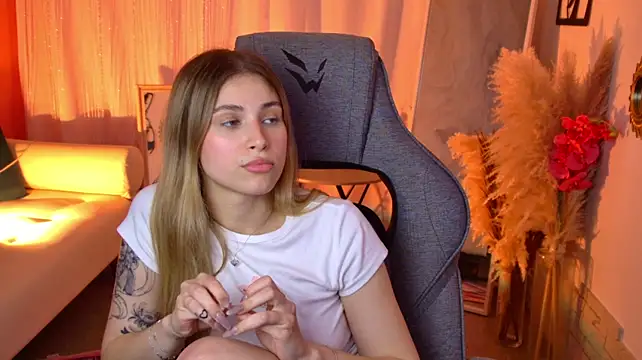 Živý XXX chat EllieCutes