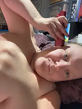 busty-bella1 现场XXX聊天