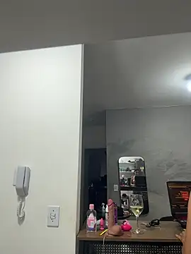 Živá chatovací místnost Srta_Jhenny