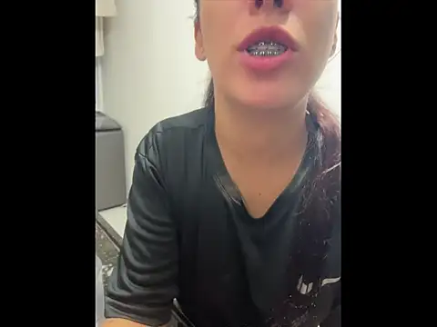 Chat XXX en directo de Srta_Jhenny