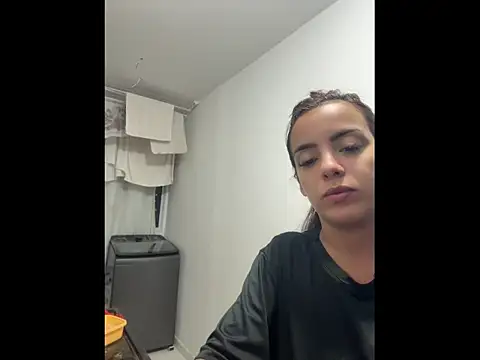 Chat XXX en directo de Srta_Jhenny