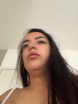 Chatroom XXX en direct de Srta_Jhenny