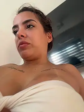 Srta_Jhenny Chat XXX live