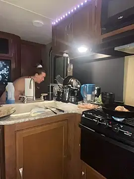 chellerayy's Webcam Show