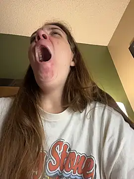 chellerayy's Webcam Show