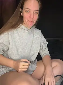 הופעת וובקאם של chellerayy