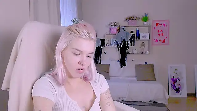 Hot_Blonda: онлайн-секс-чат