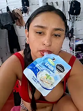 sariitha_sw élő XXX-chatje