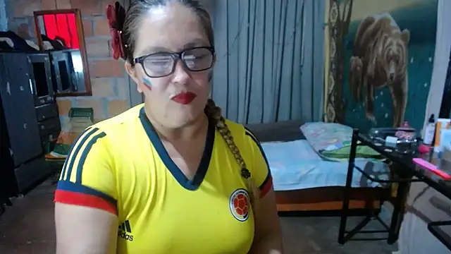 Show modela MOTHER_AND_SON09 na web-kameri