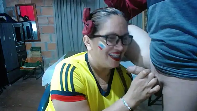 MOTHER_AND_SON09 webcam show