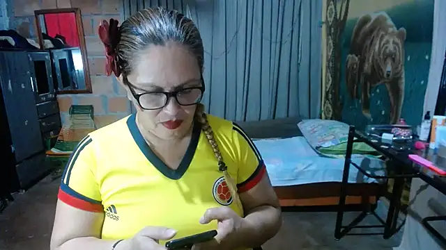 הופעת וובקאם של MOTHER_AND_SON09