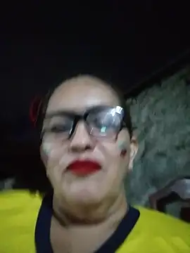 הופעת וובקאם של MOTHER_AND_SON09