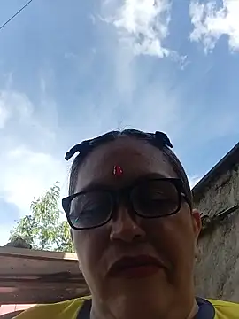 הופעת וובקאם של MOTHER_AND_SON09
