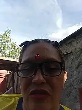 הופעת וובקאם של MOTHER_AND_SON09