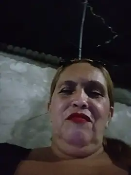 MOTHER_AND_SON09: διαδικτυακό σόου στην κάμερα
