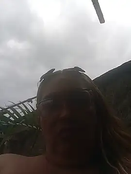 MOTHER_AND_SON09: διαδικτυακό σόου στην κάμερα
