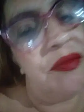 MOTHER_AND_SON09: διαδικτυακό σόου στην κάμερα