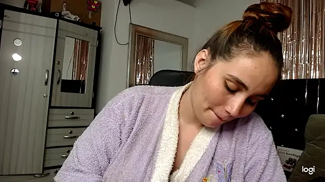 Baby_hornyJM's Live XXX Chat