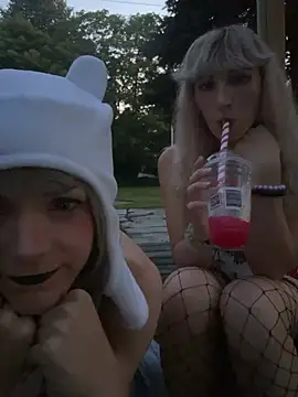 PeachyPrim Show in webcam