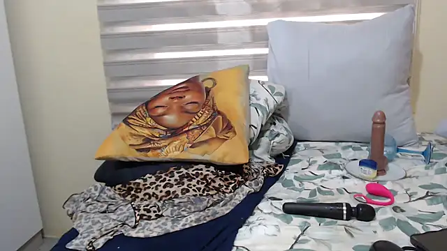 Foxybrownxx1 Adlı Modelin Canlı Sohbet Odası