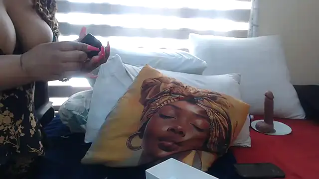 Foxybrownxx1's Live XXX Chat