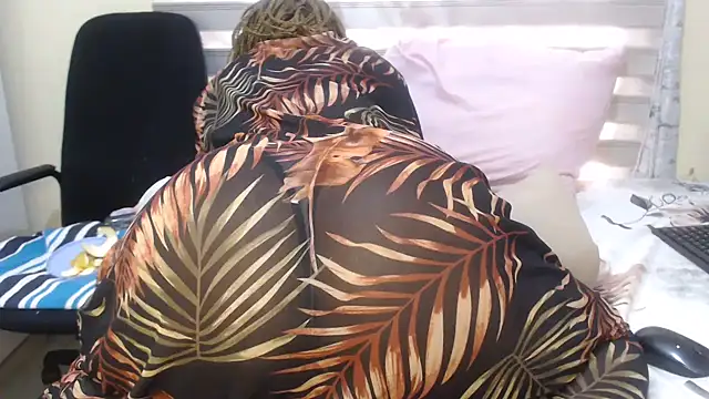 XXX chat uživo modela Foxybrownxx1