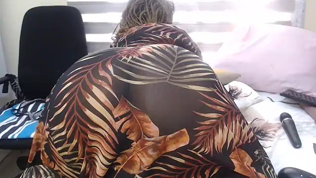 Foxybrownxx1's Live XXX Chat