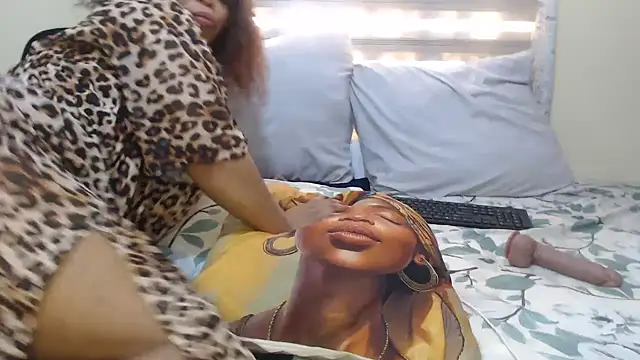 Chat XXX ao vivo de Foxybrownxx1