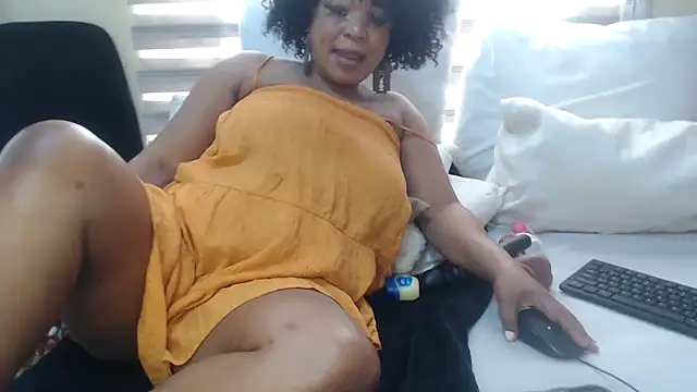 Foxybrownxx1's Live XXX Chat