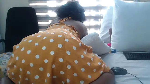 Chat +18 de Foxybrownxx1 ao vivo