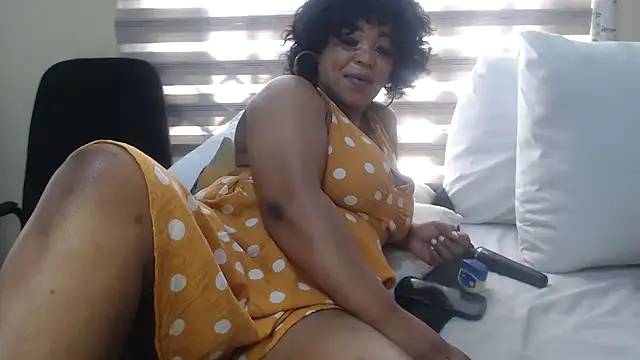 Foxybrownxx1 live XXX chat