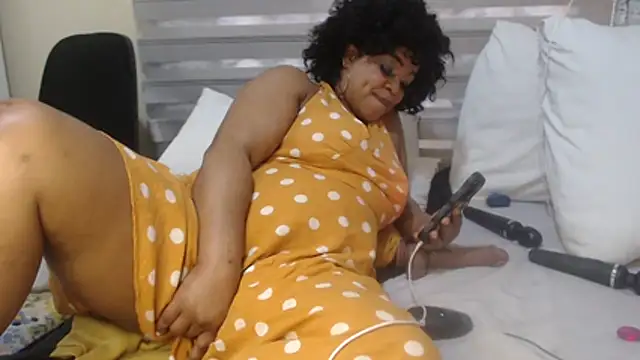 Foxybrownxx1 Adlı Modelin Canlı XXX Sohbeti