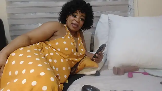 Foxybrownxx1's Live XXX Chat