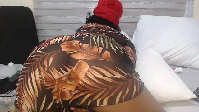 Foxybrownxx1's Live XXX Chat
