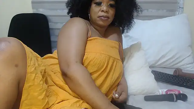 Chat XXX en directo de Foxybrownxx1