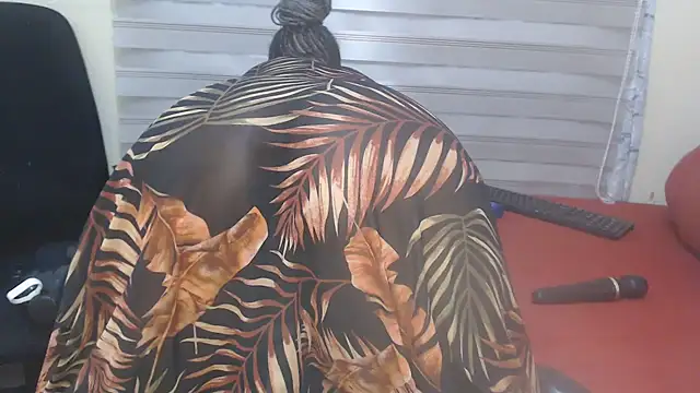 Foxybrownxx1's Live XXX Chat