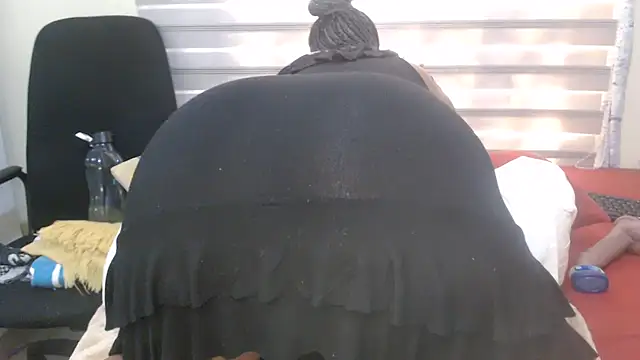 Foxybrownxx1's Live XXX Chat